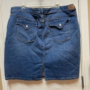 Levi’s Perfectly Shaping Y2K Denim Skirt Plus Size Stretchy Comfy Size 22